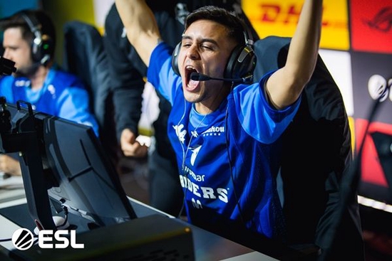 王者荣耀服务器崩溃引发热议 官方紧急处理现状分析